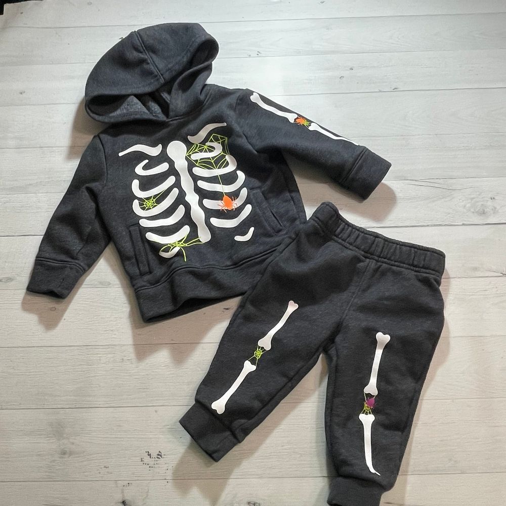 Cat & Jack baby skelton two piece sweatshirt sweatpants 12 months